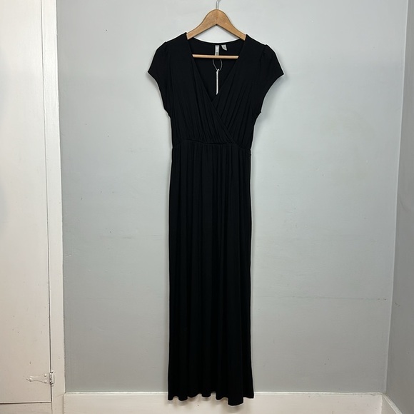 NWT ASOS Petite Wrap Front Maxi Dress in Black Sz 8 - Picture 2 of 8
